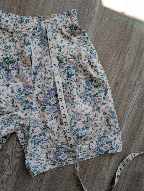 Vintage Floral A-Line Shorts in Pastel Pink and Blue - Picture 7 of 8